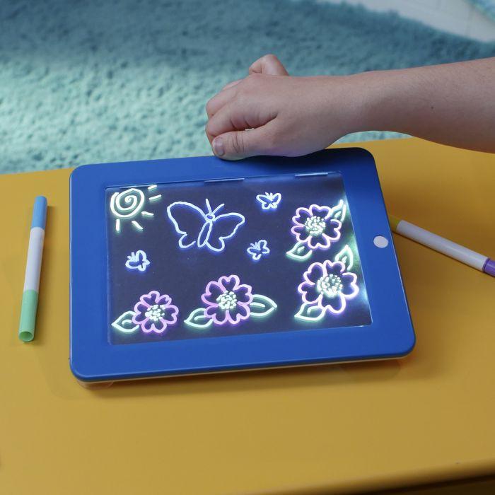 The LED writing screen that lights up your drawings and wipes clean Magic Pad