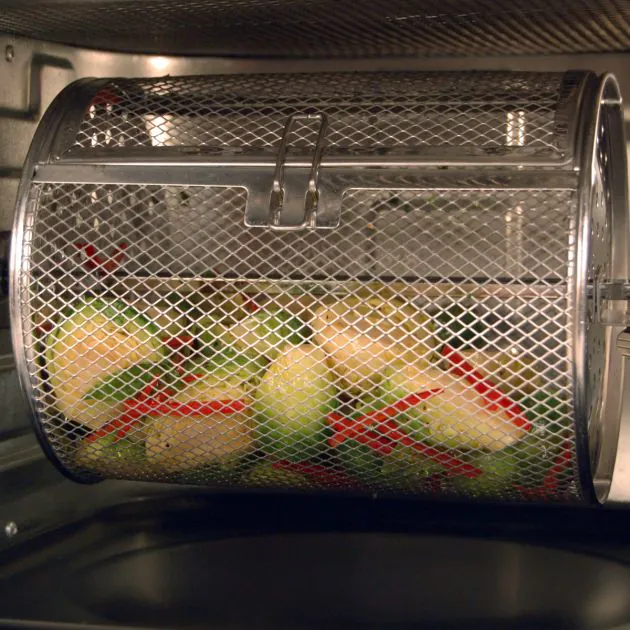 Air Oven 4 in 1 air fryer that lets you cook fry bake roast
